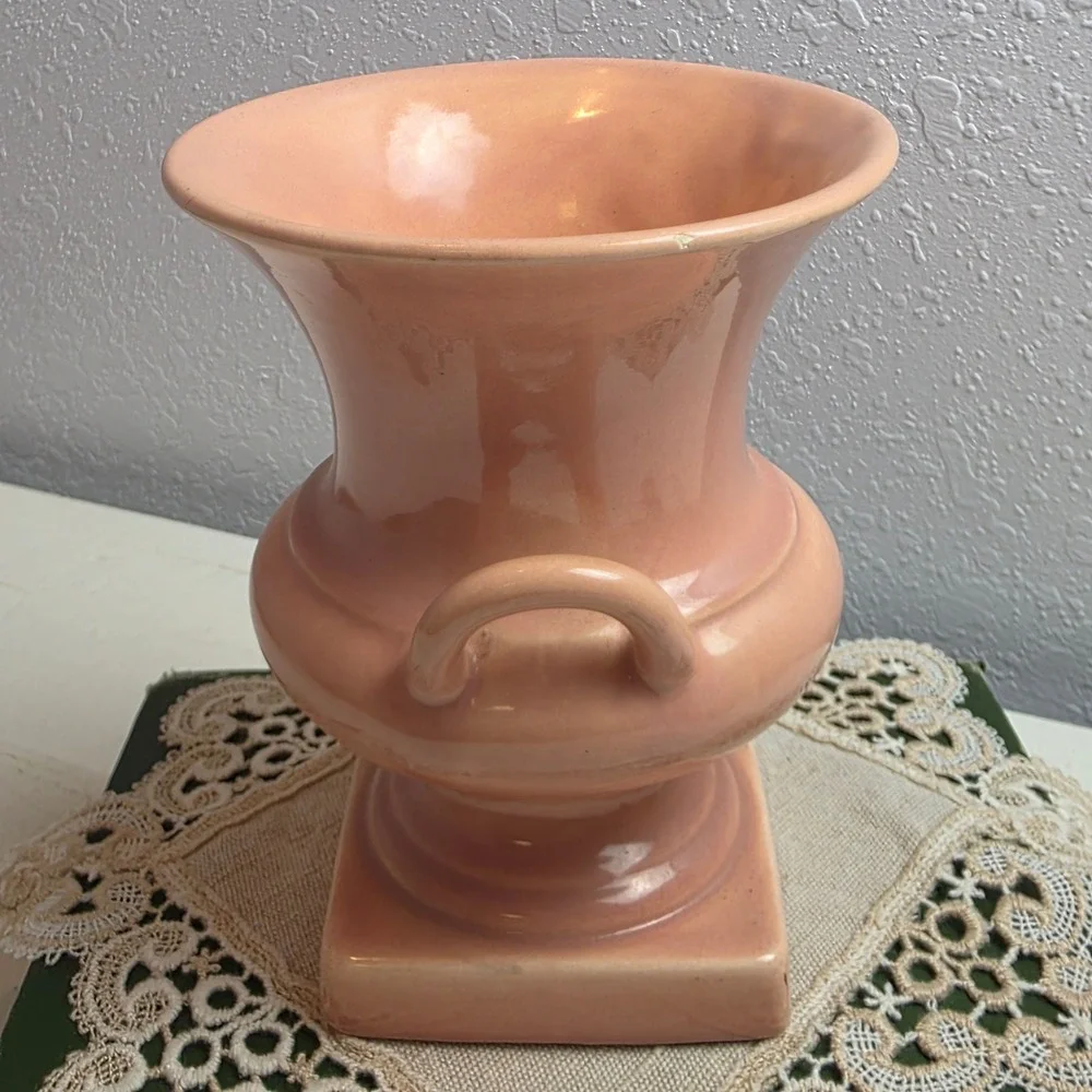 Vintage Red‎ Wing Pottery Salmon Pink Ceramic Trophy Urn Vase Art Deco Style